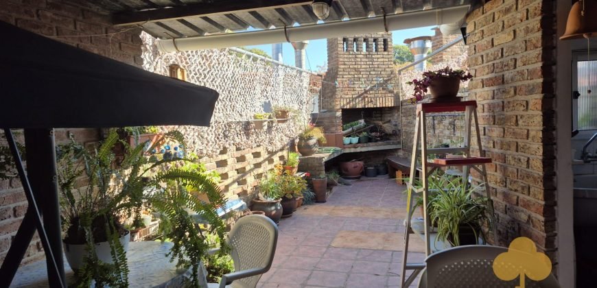 Galería Atlántida 104