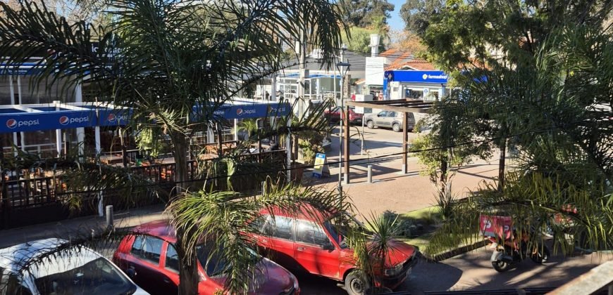 Galería Atlántida 104