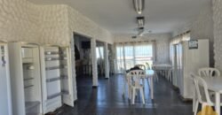 Hotel con dos casas