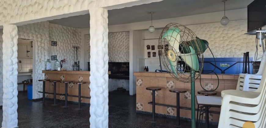 Hotel con dos casas