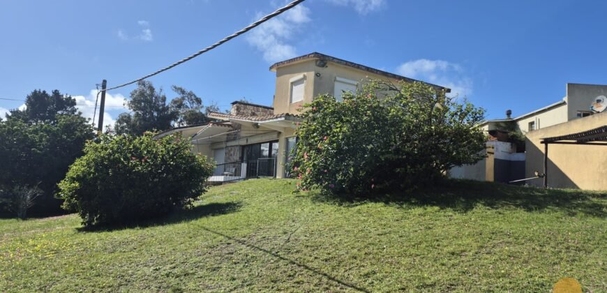 Hotel con dos casas