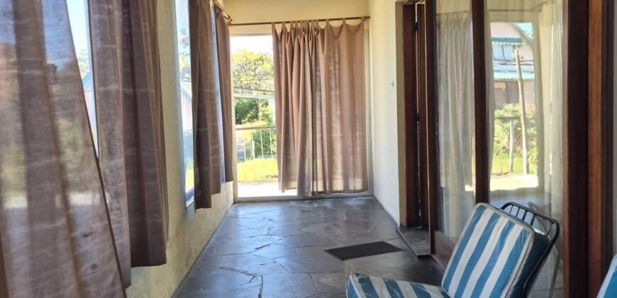 Hotel con dos casas