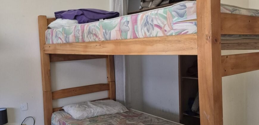 Hotel con dos casas